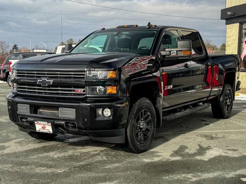 Used 2016 Chevrolet Silverado 2500 LT w/ Midnight Edition image 8