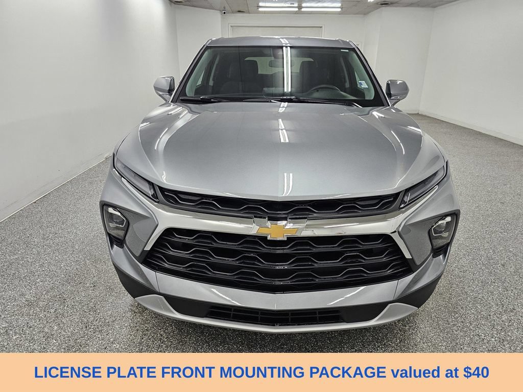 Used 2026 Chevrolet Blazer LT FWD image 2