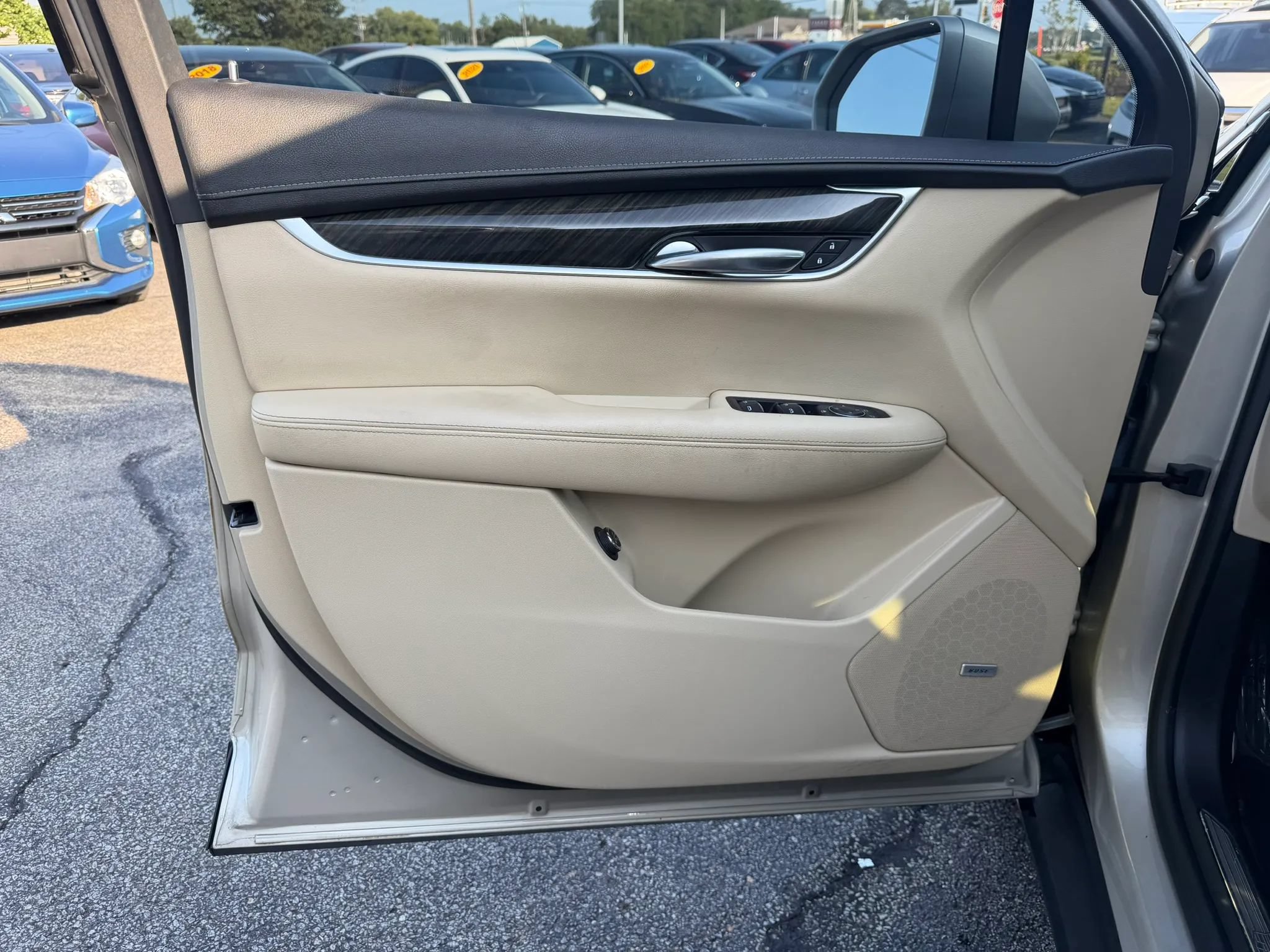Used 2017 Cadillac XT5 FWD image 14