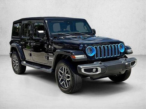 Used 2024 Jeep Wrangler Unlimited Sahara AWD/4WD image 12