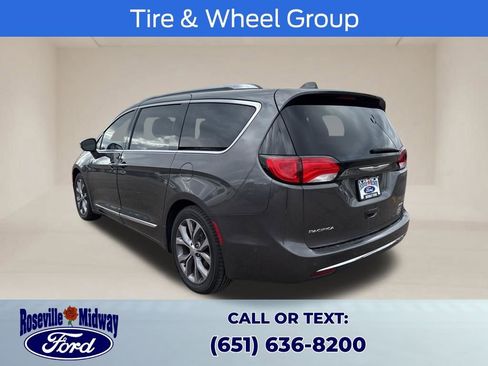 Used 2018 Chrysler Pacifica Limited w/ Tire & Wheel Group image 7