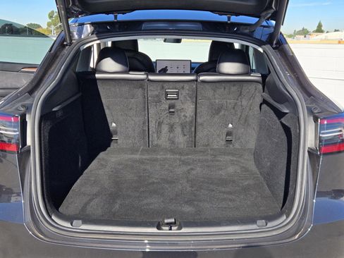 Used 2024 Tesla Model Y 2WD image 26