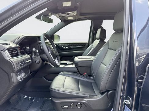 Used 2024 GMC Yukon Denali w/ LPO, Floor Liner Package AWD/4WD image 13
