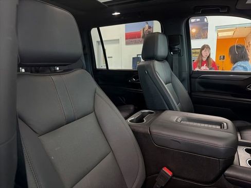 Certified 2023 Chevrolet Suburban RST w/ Luxury Package AWD/4WD image 28