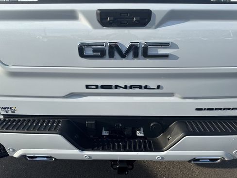 New 2026 GMC Sierra 1500 Denali Ultimate w/ LPO, Black Badging Package image 41