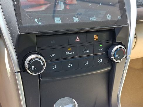 Used 2015 Toyota Camry LE FWD image 16
