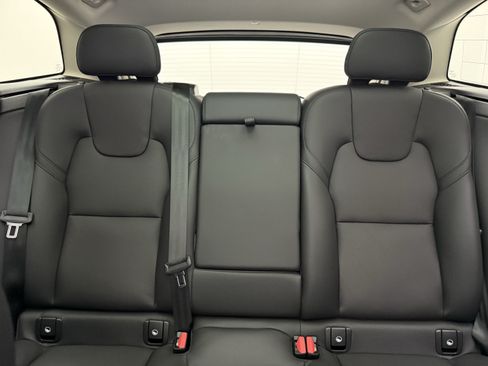 Certified 2025 Volvo XC60 B5 Plus AWD/4WD image 27