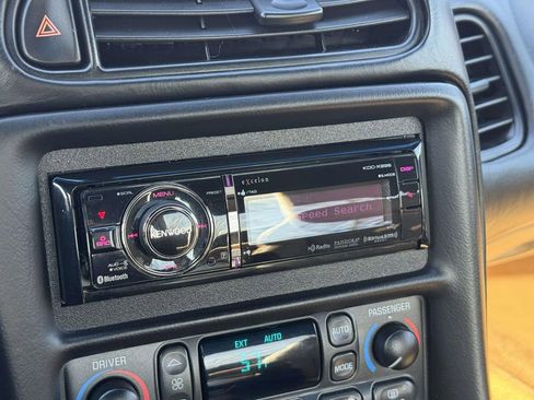 Used 2004 Chevrolet Corvette Coupe w/ Roof Package image 22