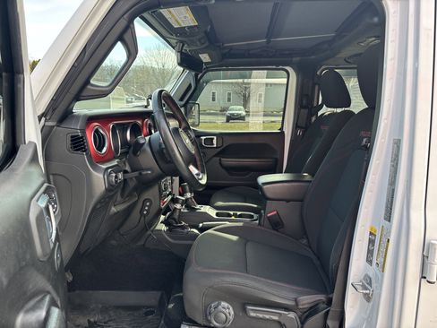 Used 2022 Jeep Wrangler Unlimited Rubicon w/ Cold Weather Group image 13