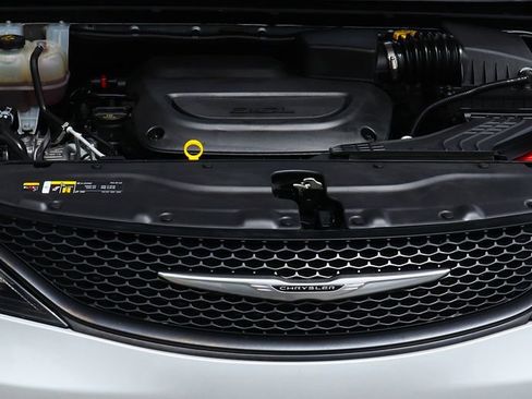 Used 2023 Chrysler Voyager LX image 67