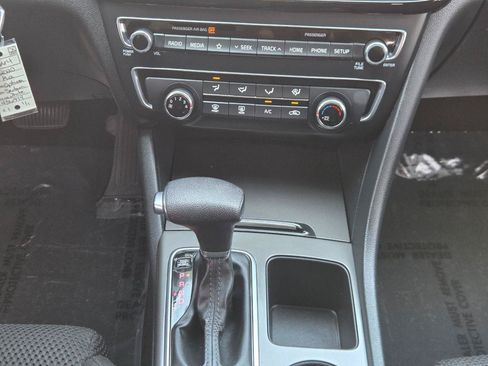 Used 2020 Kia Optima LX FWD image 21