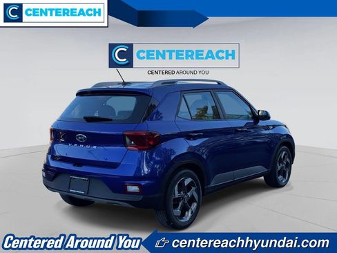 Used 2023 Hyundai Venue SEL FWD image 5