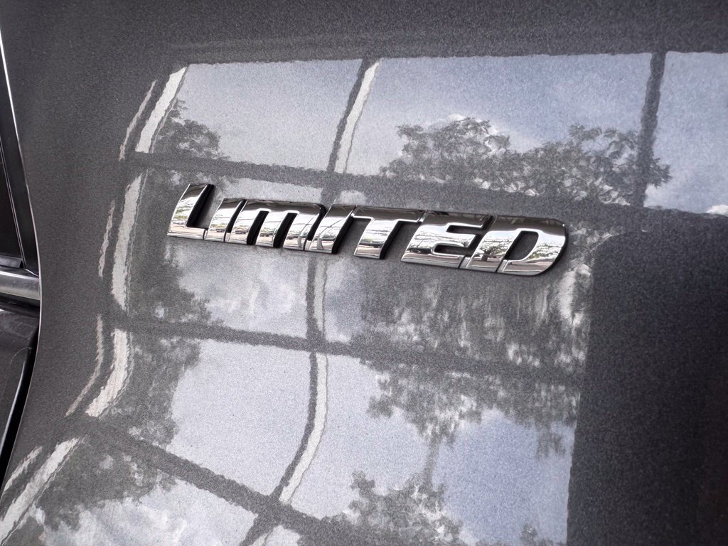 Used 2018 Toyota 4Runner Limited AWD/4WD image 12
