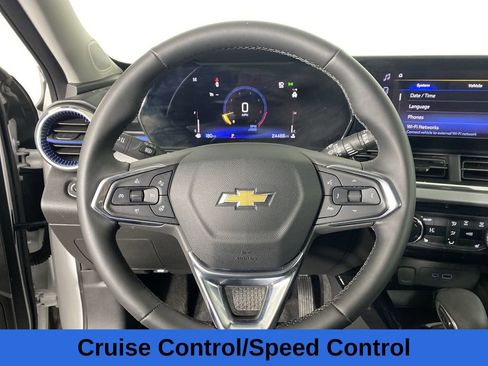 Certified 2024 Chevrolet Trax LT w/ Driver Confidence Package image 14