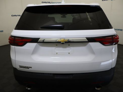 Used 2023 Chevrolet Traverse LS FWD image 8