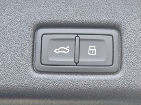 New 2025 Audi Q5 Premium Plus image 16