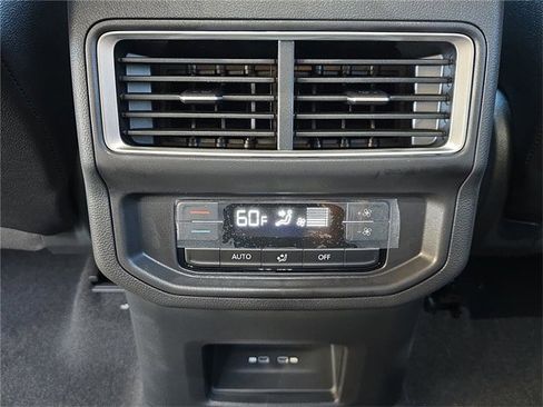 New 2026 Volkswagen Atlas SE image 15