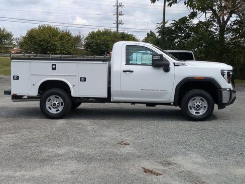 New 2024 GMC Sierra 2500 Pro w/ Convenience Package RWD image 4