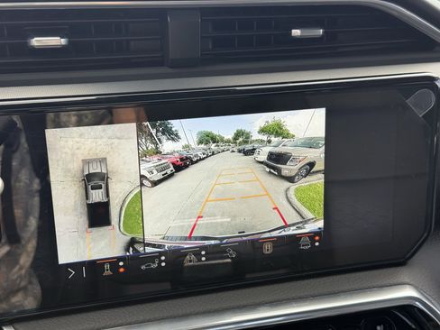 Used 2024 GMC Sierra 2500 Denali w/ Denali Reserve Package AWD/4WD image 21