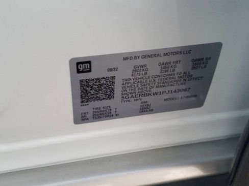 Used 2023 Buick Enclave Essence image 50