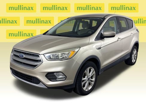Used 2017 Ford Escape SE FWD image 14