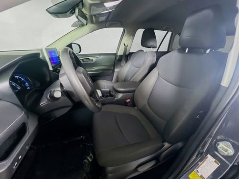 Used 2025 Toyota RAV4 LE image 9