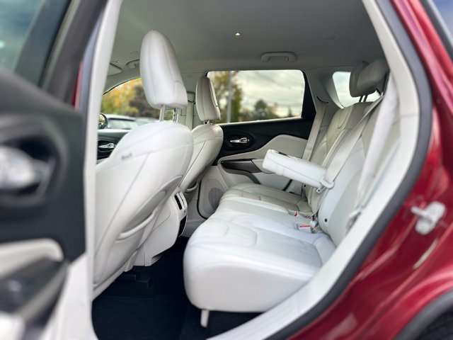 Used 2019 Jeep Cherokee Limited AWD/4WD image 18