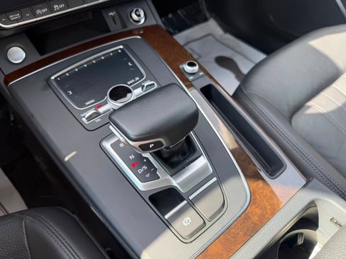 Used 2018 Audi Q5 2.0T Premium Plus AWD/4WD image 19