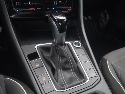 Certified 2025 Volkswagen Jetta Sport FWD image 18