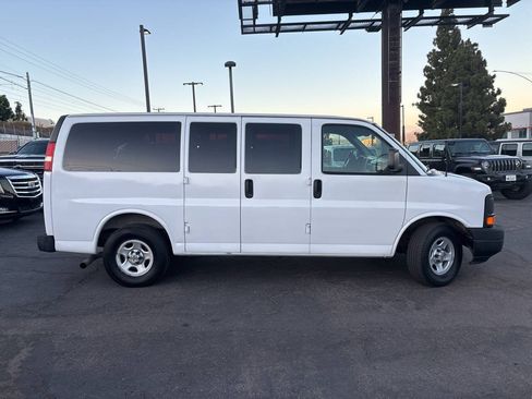 Used 2003 Chevrolet Express 1500 Passenger RWD image 5