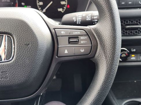 Certified 2025 Honda HR-V LX image 18