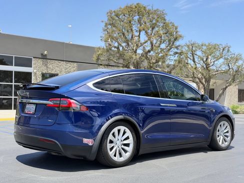Used 2017 Tesla Model X 75D AWD/4WD image 4