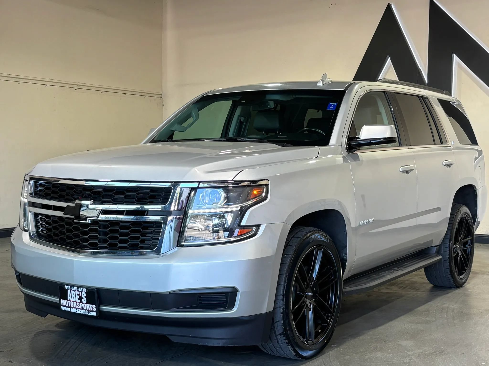 Used 2017 Chevrolet Tahoe LT RWD image 1