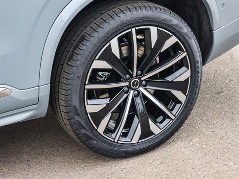New 2026 Volvo XC90 B5 Plus w/ Protection Package image 10
