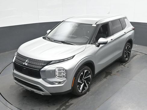 Used 2024 Mitsubishi Outlander SE AWD/4WD image 32