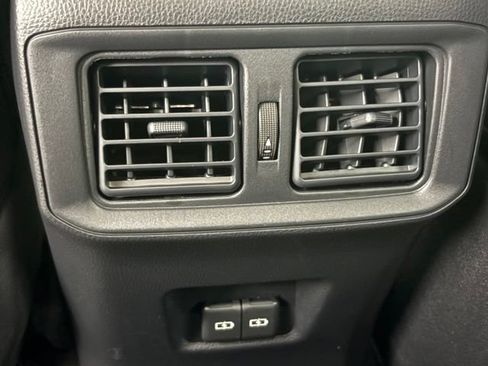 Used 2025 Toyota RAV4 XLE AWD/4WD image 10