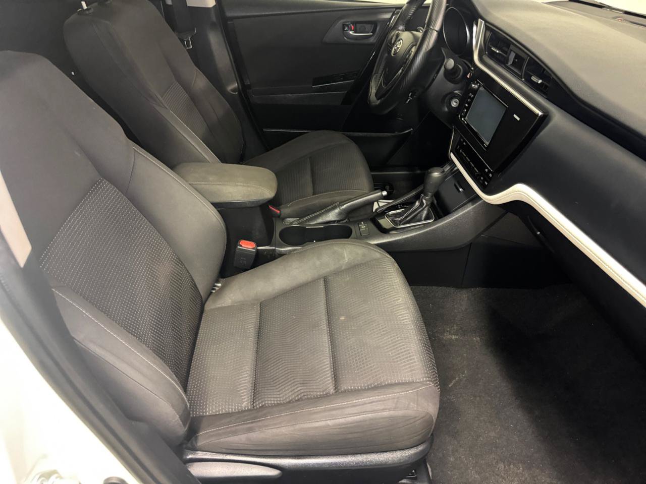 Used 2017 Toyota Corolla iM FWD image 13