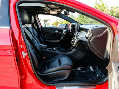 Used 2018 Mercedes-Benz GLA 250 image 33
