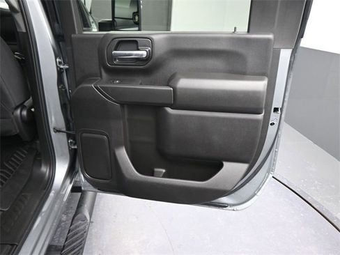 Used 2025 Chevrolet Silverado 2500 Custom w/ Custom Value Package image 13