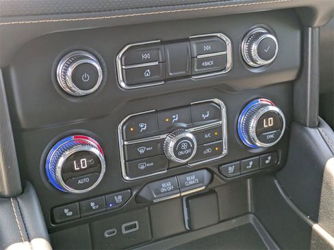 Used 2022 GMC Yukon AT4 image 20