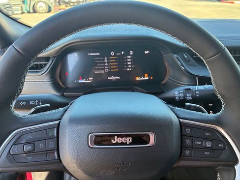 New 2026 Jeep Grand Cherokee Altitude image 10