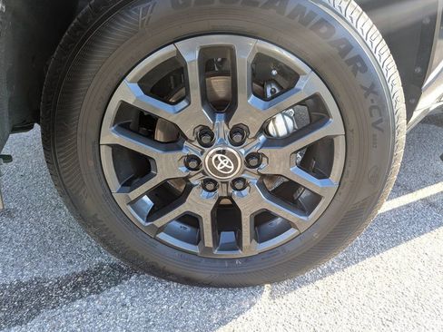 Used 2025 Toyota Tundra Platinum image 34