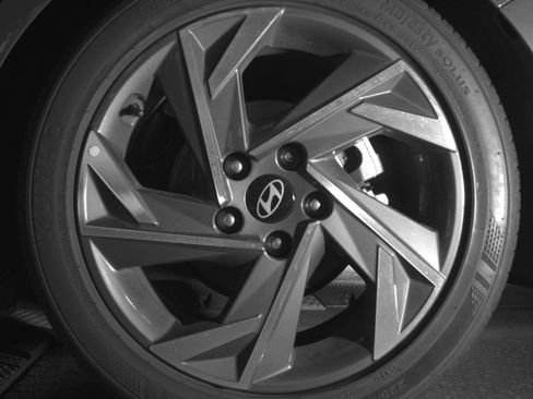 Used 2025 Hyundai Elantra Limited FWD image 16