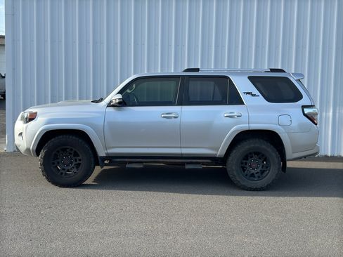 Certified 2018 Toyota 4Runner TRD Off-Road Premium image 3