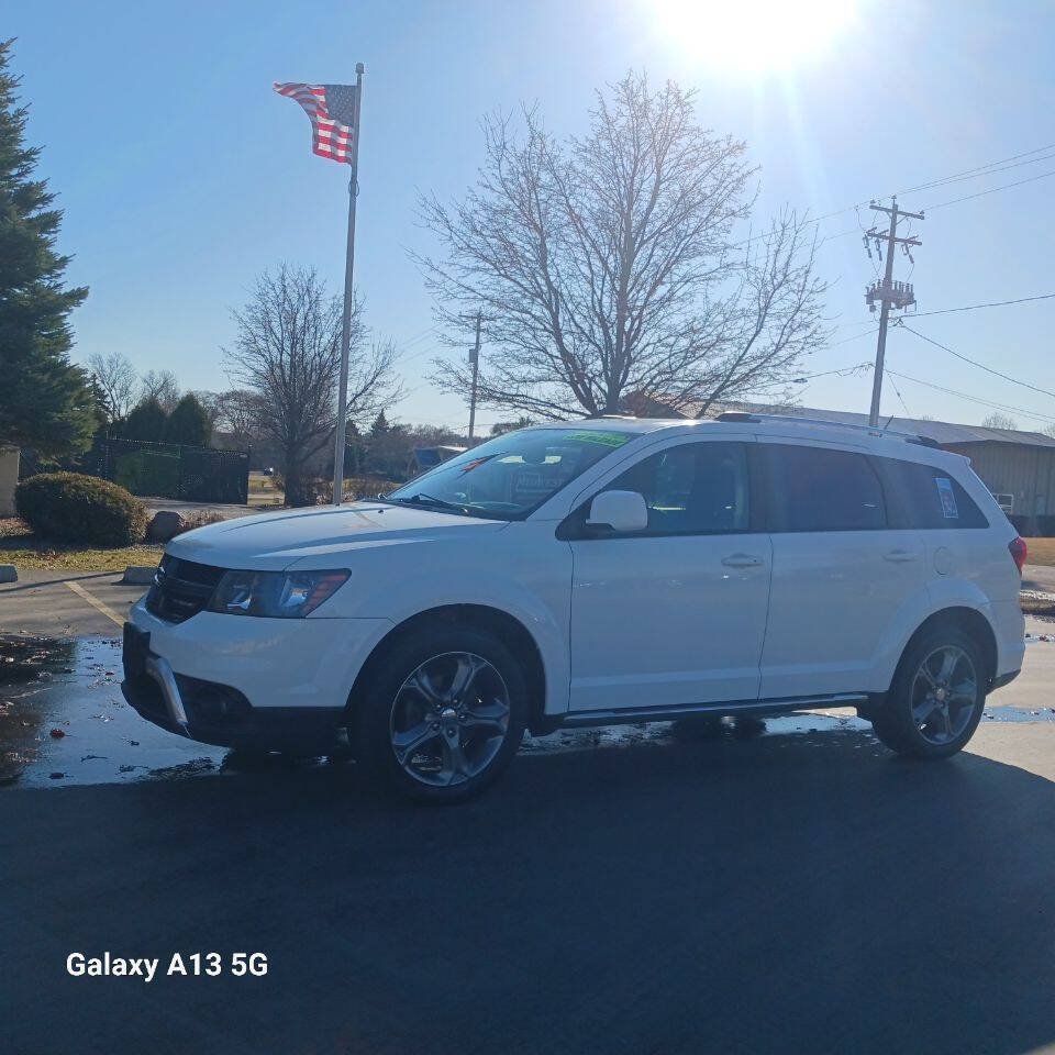 Used 2015 Dodge Journey Crossroad w/ Flexible Seating Group AWD/4WD image 1