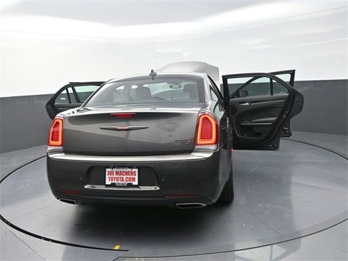 Used 2023 Chrysler 300 S image 40