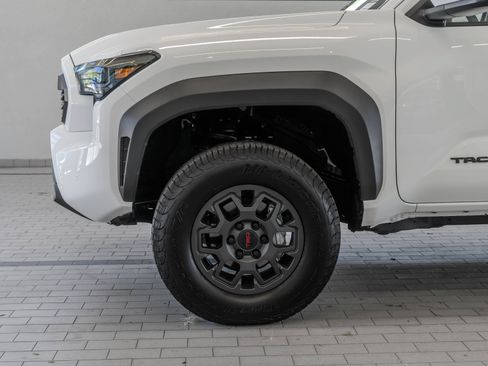 Used 2025 Toyota Tacoma PreRunner RWD image 4