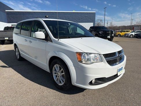 Used 2018 Dodge Grand Caravan SXT image 7