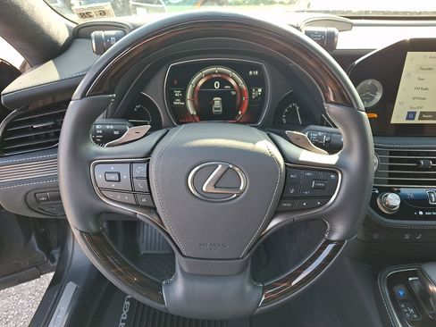 Certified 2023 Lexus LS 500 AWD w/ Luxury Package image 20