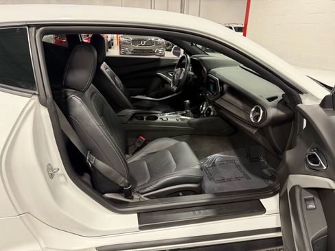 Used 2018 Chevrolet Camaro SS image 46